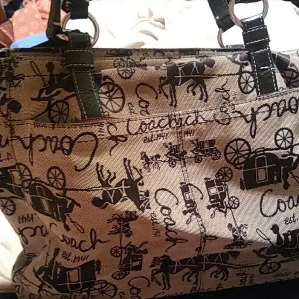 Coach purse - Picture 2 of 4